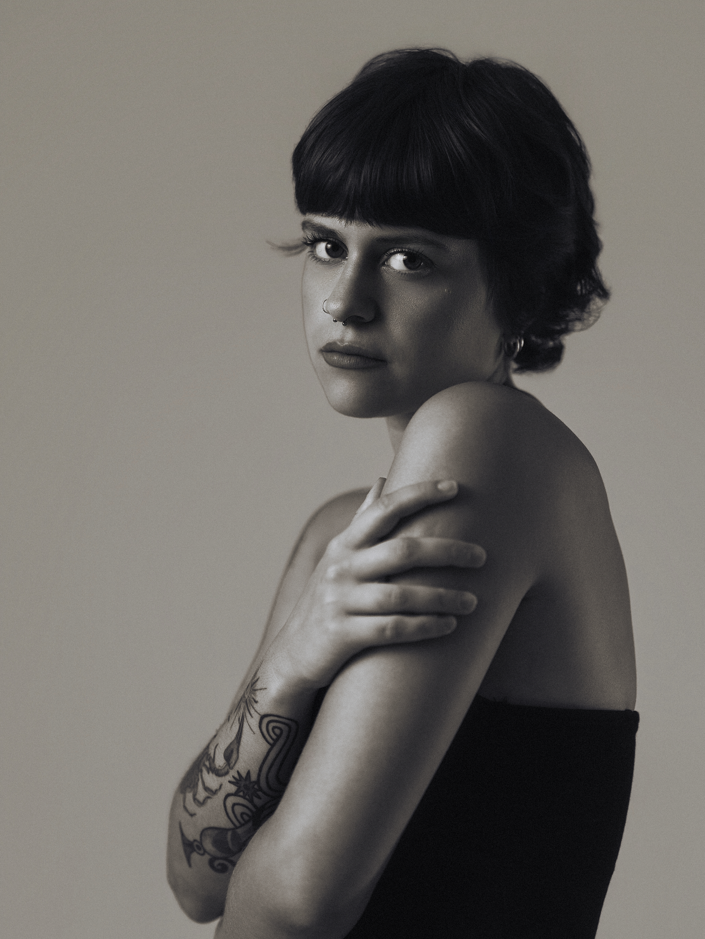 Anna Sofia Parazza — Ritratto di chiusura con spalla scoperta